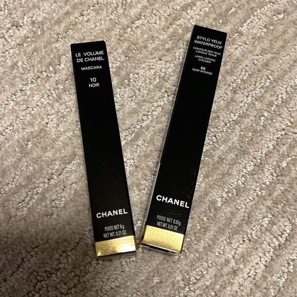 Brand New Holiday Chanel eye makeup set a sight to see Pouch - Picture 3 of 6